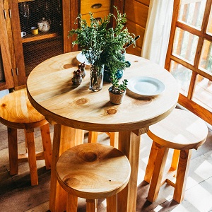 Живая мебель, выполненная из древесины в Комарье - komare.mebel54.com | фото